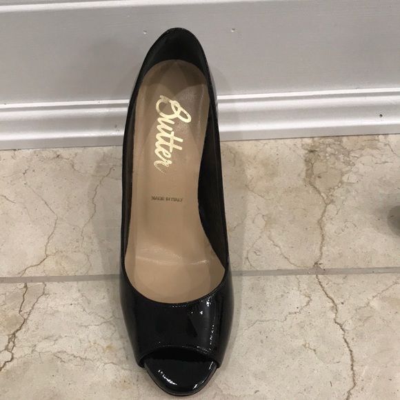 New black high heels - Picture 3 of 4